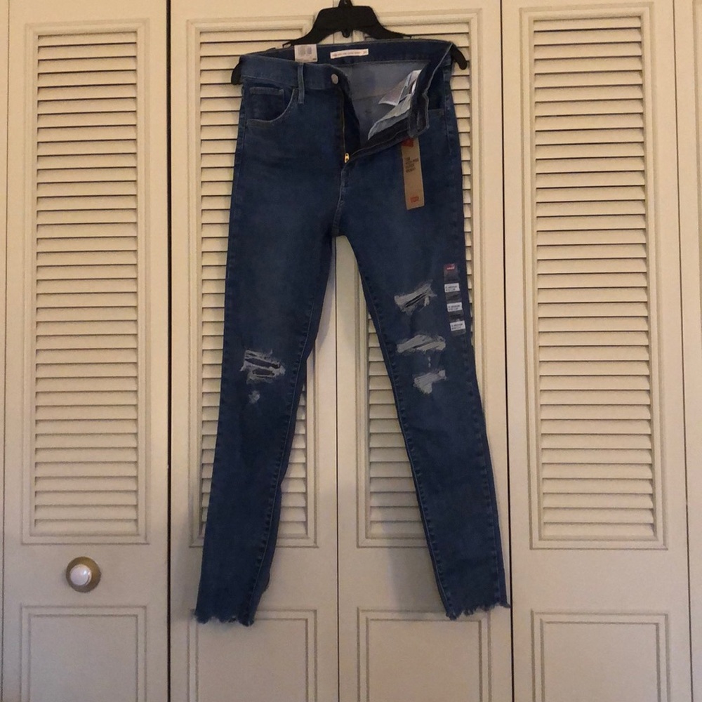 levi’s NWT 720 high rise super skinny